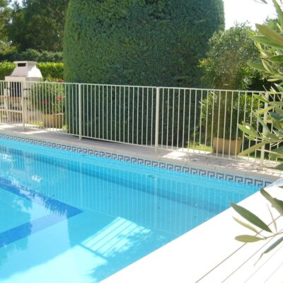 solutions de clôtures en aluminium piscine